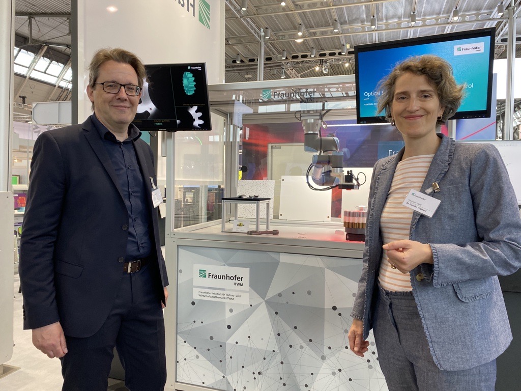 Dipl. Inf. Markus Rauhut and Dr. Henrike Stephani, heads of the Department »Image Processing«, at Control 2023.