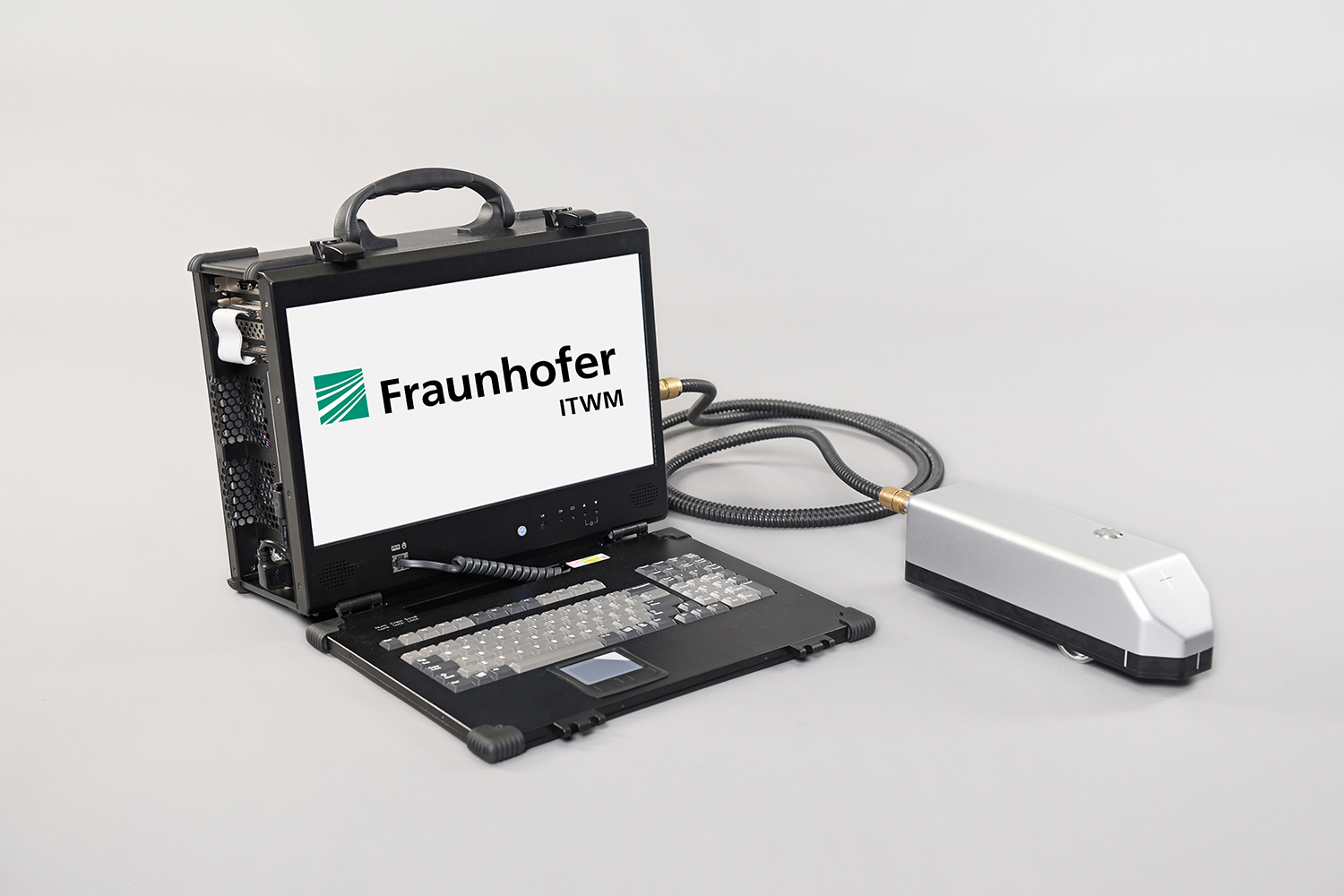 Handgehaltener Terahertz-Sensor für den mobilen Einsatz - Fraunhofer ITWM
