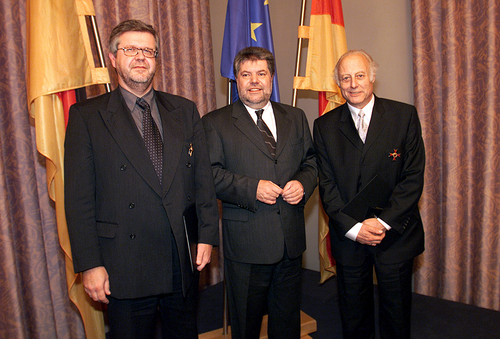 Ehrung mit dem Landesverdienstorden v.l.n.r. Professor Dieter Rombach, Kurt Beck und Professor Helmut Neunzert.