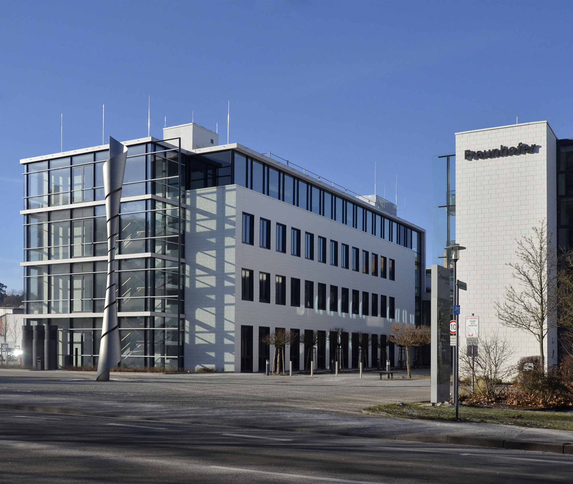 Die Abteilung Materialcharakterisierung und -prüfung im Fraunhofer-Zentrum Kaiserslautern.