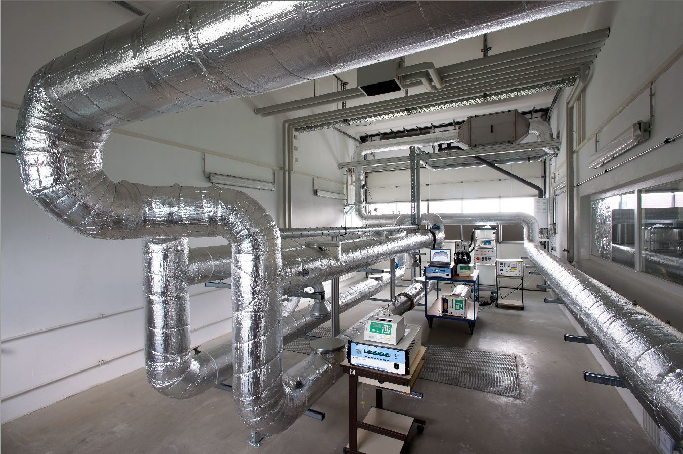 Test environment at Fraunhofer IBP: »Indoor Air Test Center« with filter proving ground.